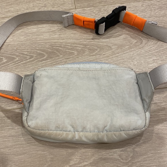 Iululemon mini belt bag - Picture 7 of 7